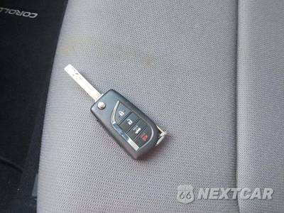 2026 Toyota Corolla LE Sedan - zdjęcie 8 z 20 - miniatura