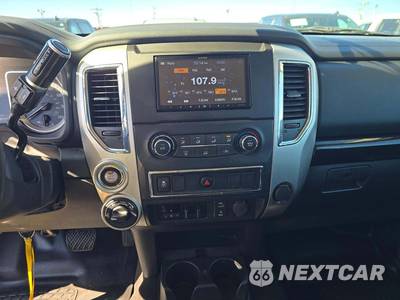 2017 Nissan TITAN XD SV Crew Cab Medium Bed - zdjęcie 7 z 28 - miniatura