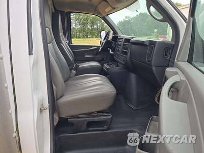 2014 Chevrolet Express 3500 Cutaway 1WT DRW - zdjęcie 12 z 26 - miniatura