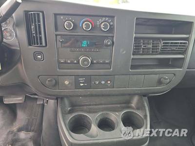 2014 Chevrolet Express 3500 Cutaway 1WT DRW - zdjęcie 7 z 26 - miniatura