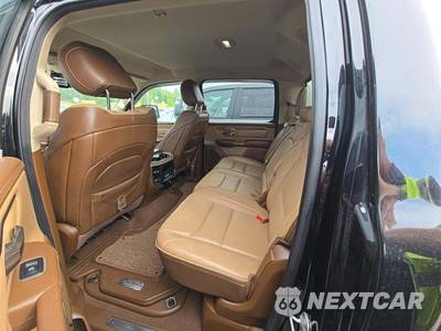 2019 Ram 1500 Laramie Longhorn Crew Cab Short Bed - zdjęcie 13 z 28 - miniatura