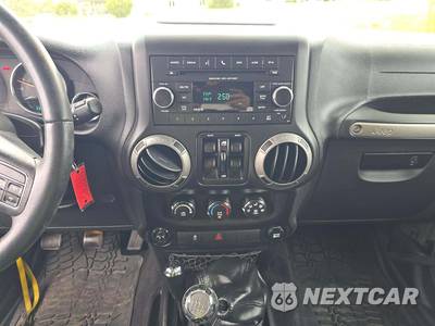 2016 Jeep Wrangler Unlimited Willys Wheeler Edition - zdjęcie 10 z 33 - miniatura