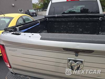 2015 Ram 1500 Express Crew Cab Short Bed - zdjęcie 30 z 40 - miniatura