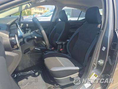 2025 Nissan Versa SV - zdjęcie 6 z 25 - miniatura