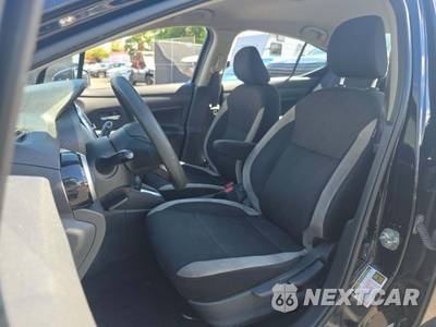 2020 Nissan Versa SV - zdjęcie 6 z 28 - miniatura