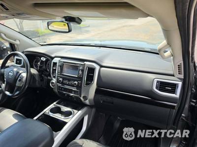 2017 Nissan TITAN XD SV Crew Cab Medium Bed - zdjęcie 16 z 37 - miniatura