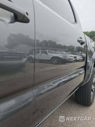 2016 Toyota Tacoma TRD Sport Crew Cab Medium Bed - zdjęcie 23 z 44 - miniatura