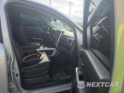 2020 Nissan TITAN SV Crew Cab Short Bed - zdjęcie 15 z 20 - miniatura