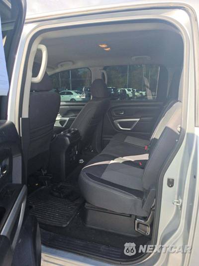 2020 Nissan TITAN SV Crew Cab Short Bed - zdjęcie 10 z 20 - miniatura
