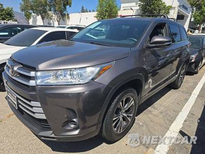 2019 Toyota Highlander LE - zdjęcie 1 z 26 - miniatura