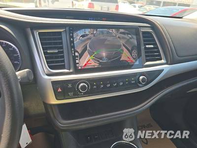 2019 Toyota Highlander LE - zdjęcie 10 z 26 - miniatura