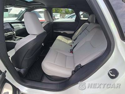 2025 Lexus RX 350h Premium - zdjęcie 13 z 27 - miniatura