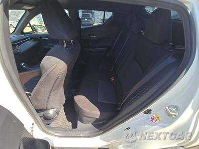 2019 Toyota C-HR LE - zdjęcie 13 z 26 - miniatura