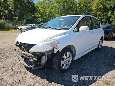 2011 Nissan Versa 1.8 SL Hatchback - zdjęcie 1 z 33 - miniatura