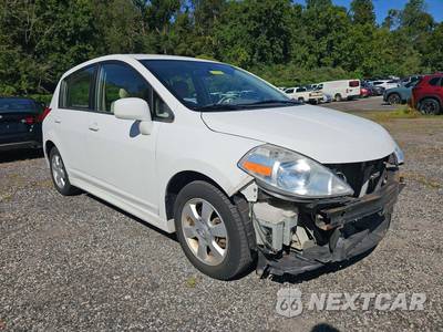 2011 Nissan Versa 1.8 SL Hatchback - zdjęcie 4 z 33 - miniatura