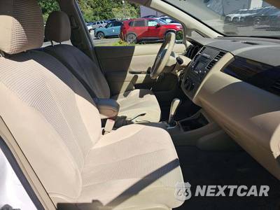 2011 Nissan Versa 1.8 SL Hatchback - zdjęcie 18 z 33 - miniatura