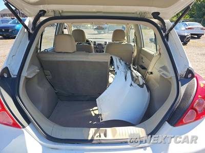 2011 Nissan Versa 1.8 SL Hatchback - zdjęcie 14 z 33 - miniatura