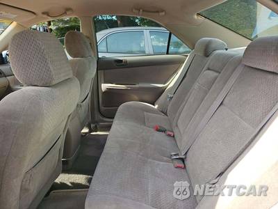 2004 Toyota Camry LE - zdjęcie 13 z 34 - miniatura