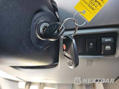 2010 Toyota Sequoia SR5 - zdjęcie 8 z 27 - miniatura