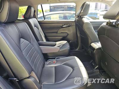 2023 Toyota Highlander XLE - zdjęcie 16 z 26 - miniatura