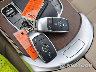 2020 Mercedes-Benz GLC 300 4MATIC - zdjęcie 8 z 27 - miniatura