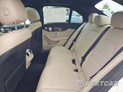 2018 Mercedes-Benz C 300 4MATIC Sedan - zdjęcie 10 z 23 - miniatura