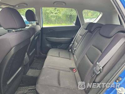 2010 Hyundai Elantra Touring GLS Wagon - zdjęcie 13 z 30 - miniatura