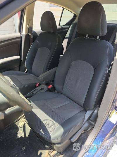 2014 Nissan Versa SV - zdjęcie 6 z 37 - miniatura