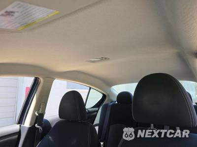2014 Nissan Versa SV - zdjęcie 11 z 37 - miniatura