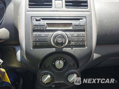 2014 Nissan Versa SV - zdjęcie 10 z 37 - miniatura