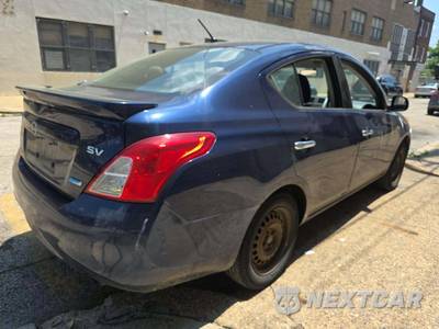 2014 Nissan Versa SV - zdjęcie 3 z 37 - miniatura