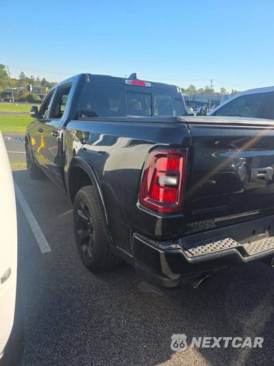 2025 Ram 1500 Big Horn Crew Cab Short Bed - zdjęcie 2 z 21 - miniatura