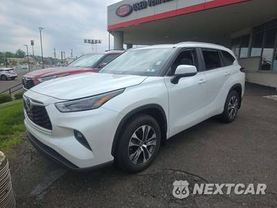2023 Toyota Highlander XLE - zdjęcie 1 z 21 - miniatura