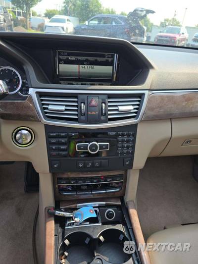 2013 Mercedes-Benz E 350 4MATIC Sedan - zdjęcie 10 z 28 - miniatura