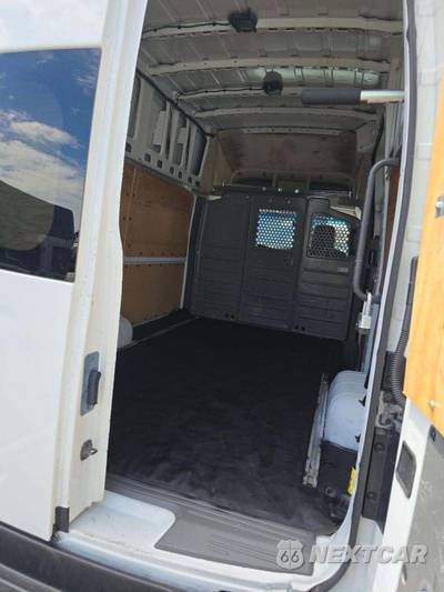 2019 Nissan NV2500 HD Cargo SV High Roof 146.1" WB - zdjęcie 12 z 33 - miniatura