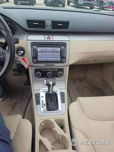 2010 Volkswagen Passat Sedan Komfort - zdjęcie 10 z 21 - miniatura
