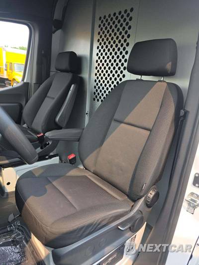 2025 Mercedes-Benz Sprinter 2500 Cargo Van High Roof 170.0" WB - zdjęcie 6 z 20 - miniatura