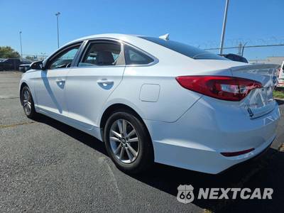 2017 Hyundai Sonata SE - zdjęcie 2 z 22 - miniatura