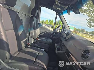 2024 Mercedes-Benz Sprinter 3500XD Cab Chassis DRW - zdjęcie 16 z 19 - miniatura