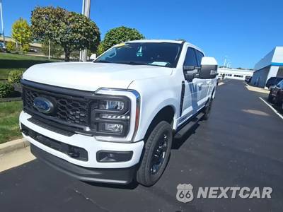 2023 Ford Super Duty F-250 Lariat Crew Cab Medium Bed - zdjęcie 1 z 19 - miniatura