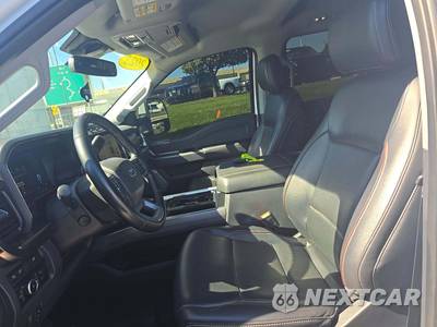2023 Ford Super Duty F-250 Lariat Crew Cab Medium Bed - zdjęcie 3 z 19 - miniatura