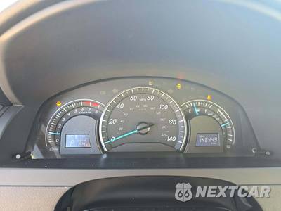 2014 Toyota Camry LE - zdjęcie 6 z 27 - miniatura