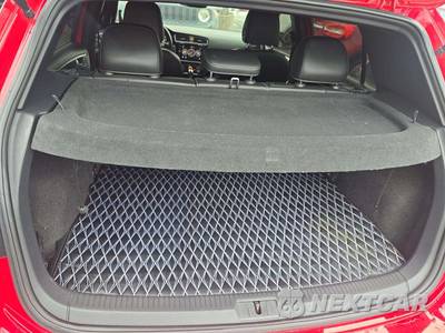 2018 Volkswagen Golf R Hatchback w/DCC & Navigation - zdjęcie 14 z 26 - miniatura