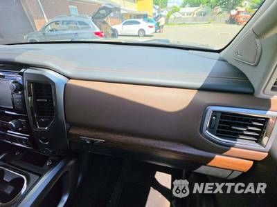 2019 Nissan TITAN Platinum Reserve Crew Cab Short Bed - zdjęcie 16 z 23 - miniatura