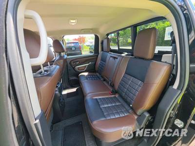 2019 Nissan TITAN Platinum Reserve Crew Cab Short Bed - zdjęcie 10 z 23 - miniatura