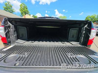 2019 Nissan TITAN Platinum Reserve Crew Cab Short Bed - zdjęcie 11 z 23 - miniatura