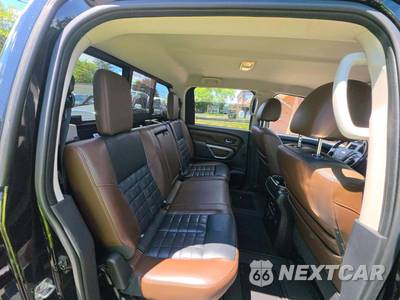 2019 Nissan TITAN Platinum Reserve Crew Cab Short Bed - zdjęcie 13 z 23 - miniatura