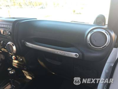 2013 Jeep Wrangler Unlimited Freedom Edition - zdjęcie 18 z 24 - miniatura