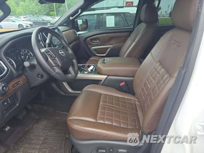 2024 Nissan TITAN Platinum Reserve Crew Cab Short Bed - zdjęcie 6 z 20 - miniatura