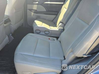 2017 Toyota Highlander XLE - zdjęcie 12 z 26 - miniatura